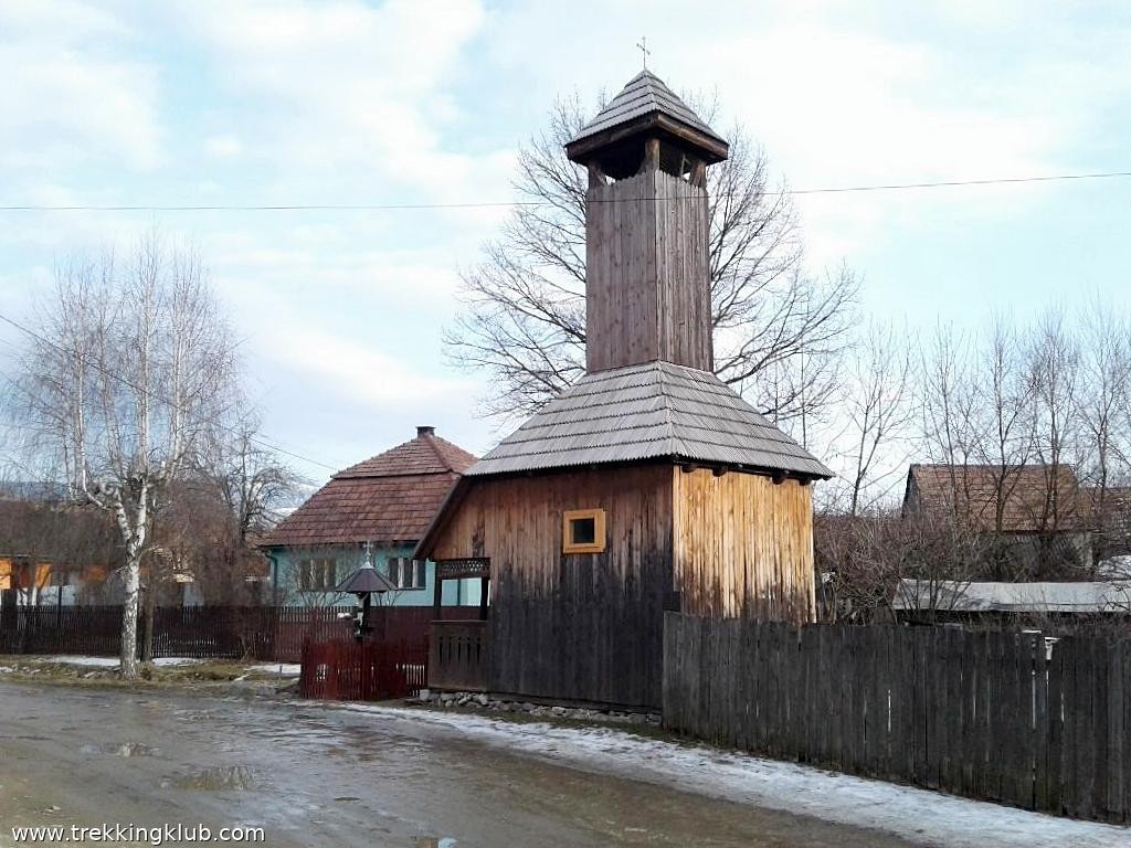 Clopotnita de lemn de pe strada Belchiei - Gheorgheni