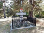 Cruce de piatra Targu Ocna Nicoresti monument dealul Cosna