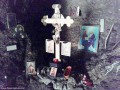 Cruce si picturi religioase Pestera izvor Cheile Dobrogei