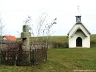 Cruce de piatra si capela Capela Sfantul Antol Madaras