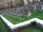 Cruci din piatra Cimitirul eroilor Poieni Targu Ocna