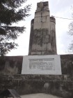 Monumentul principal cimitir eroi poieni