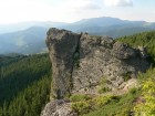 De pe culmea Pietrele Rosii, vedere spre sud pietrele rosii calimani