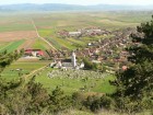 Biserica-cetate Sanzieni - vedere de pe Dl. Perko biserica sanzieni